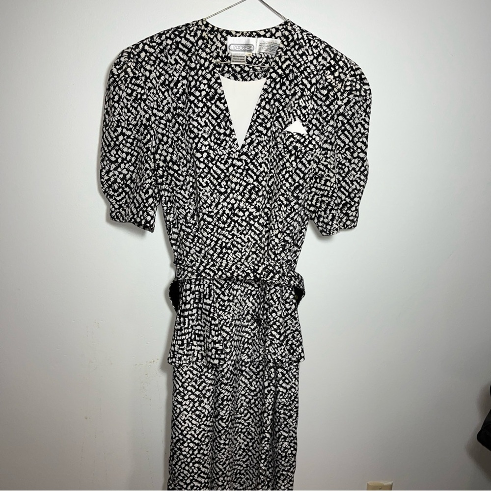 Chaus Black and White Long Sleeve Dress